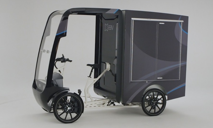 Amazon aposta em bikes cargo elétricas e entregadores a pé em Londres