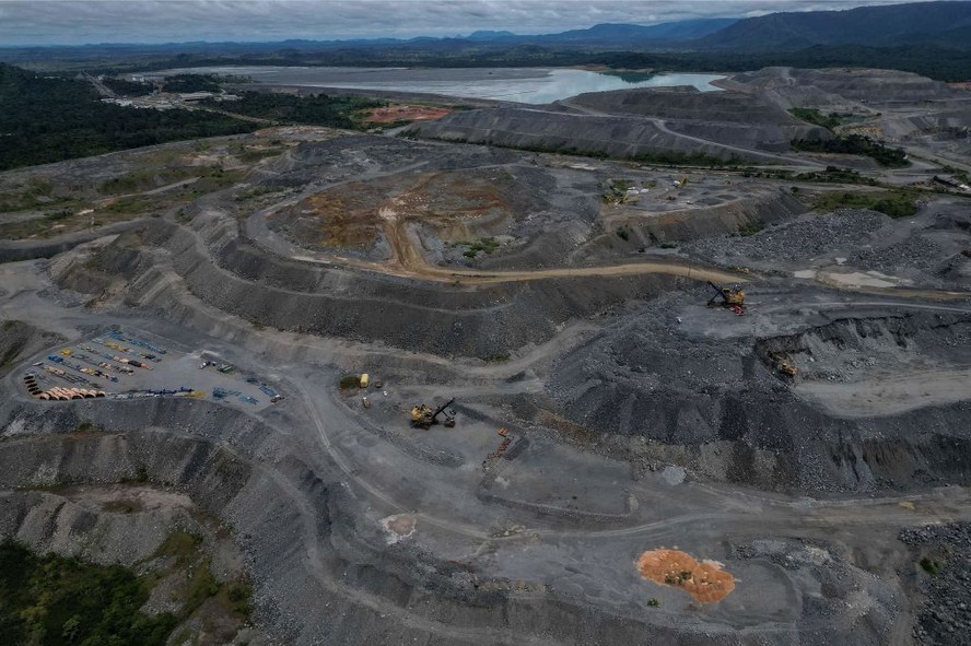 Vista aérea da mina de cobre do Sossego, explorada pela mineradora brasileira VALE, em Canaã dos Carajás, Pará, Brasil.