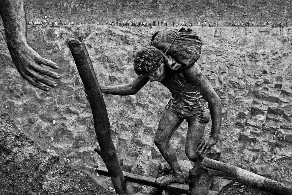 Fotografia da Serra Pelada. — Foto: Sebastião Salgado