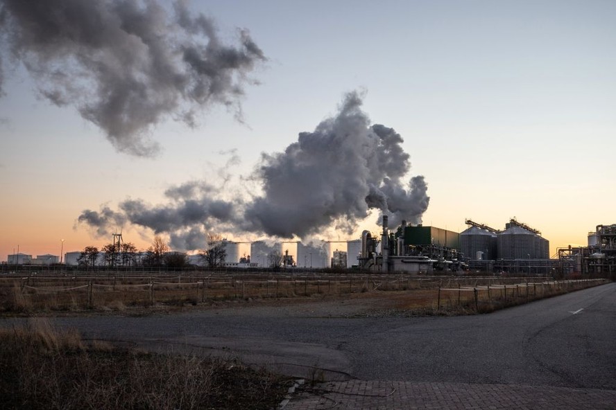 Uma refinaria da Exxon Mobil Corp, na Holanda