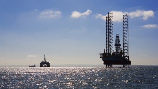 Na contramão do clima, Reino Unido autoriza exploração de petróleo e gás em campo intocado: "vandalismo ambiental", diz deputada