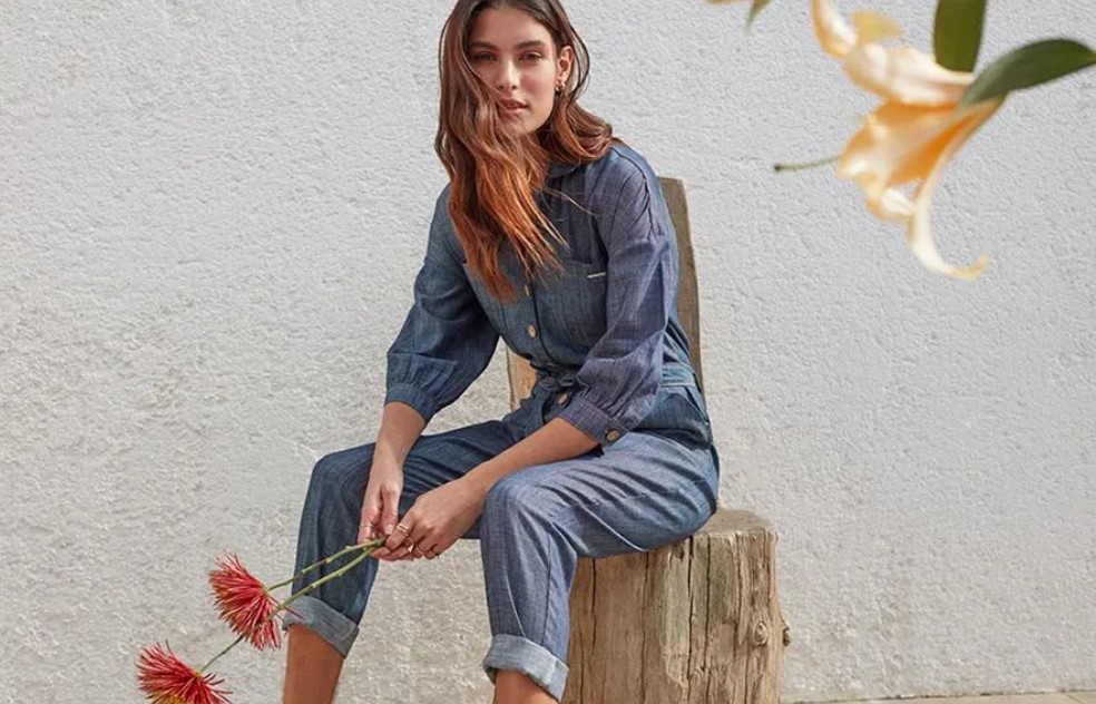 Em 2018, a Damyller lançou a linha Ecodamyller, apresentada como a primeira coleção do país com descarte zero de água — Foto: Damyller / Reprodução do site