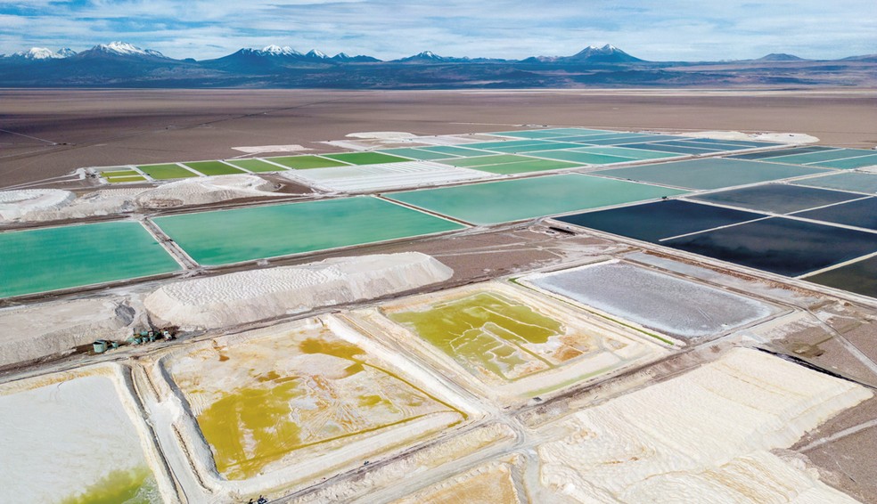 Campo de mineração de lítio no deserto do Atacama, no Chile — Foto: LFREEDOM_WANTED / Alamy / Fotoarena