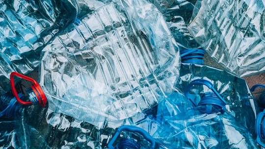 Quarto maior produtor de lixo plástico do mundo, Brasil precisa encarar desafio da reciclagem