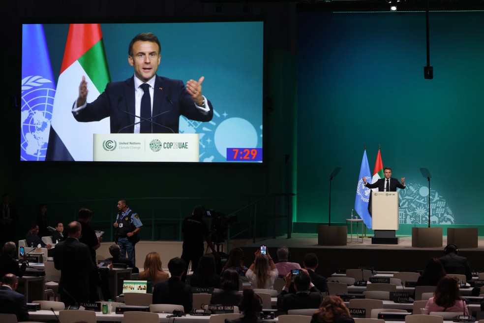 Emmanuel Macron na COP28 — Foto: Sean Gallup/Getty Images