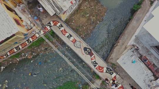 Cobra Grande: pinturas em diversos rios no Brasil chamam atenção para risco de colapso hídrico