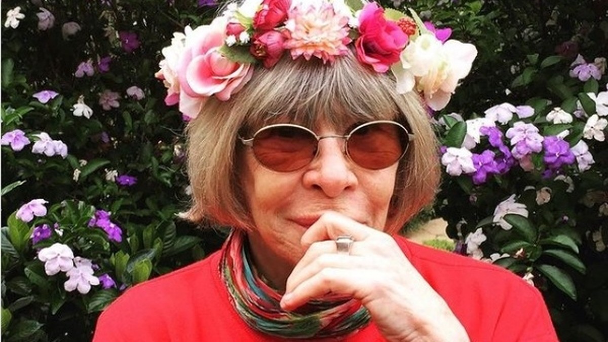 Uma mulher à frente do seu tempo: Rita Lee deixa legado de amor e luta ...