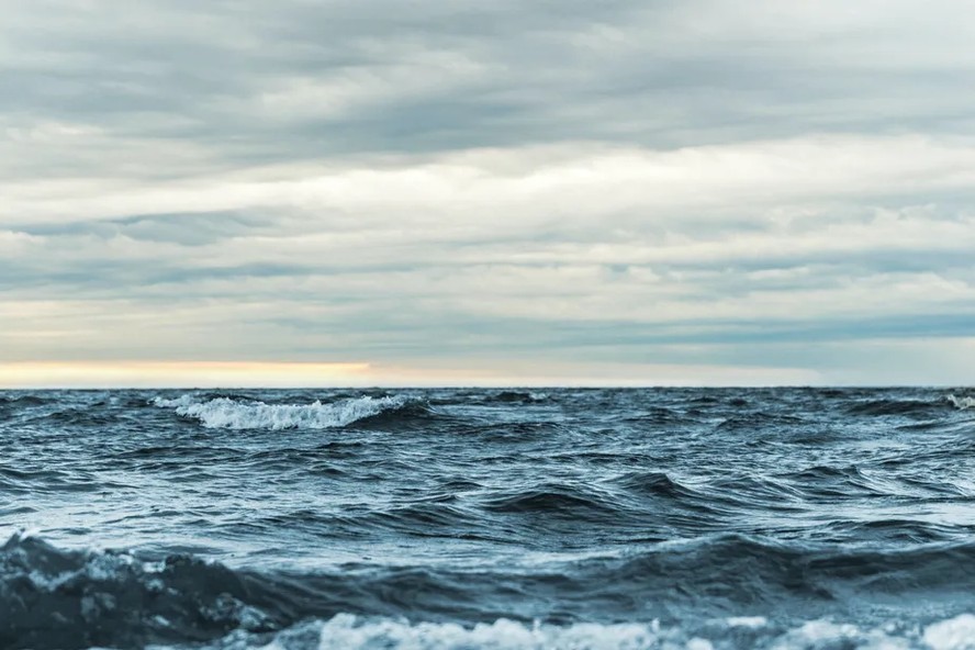 Navegação verde, carbono azul: mares precisam de políticas e verba contra crise climática, diz relatório da ‘pré-COP28’