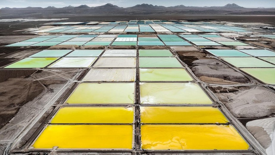 fot-grafo-capta-imagens-impressionantes-da-minera-o-de-l-tio-na
