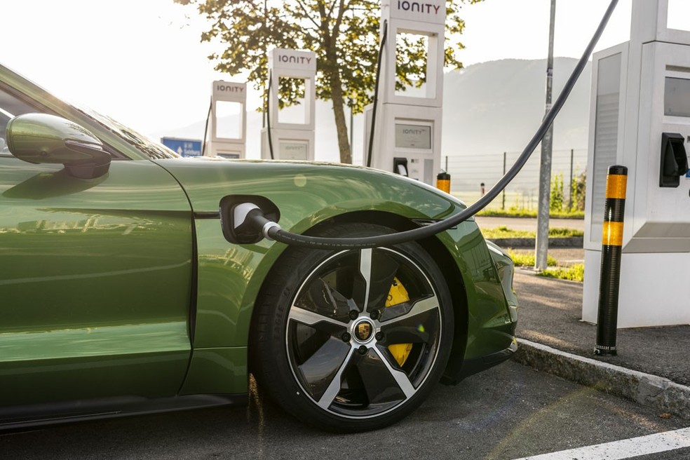 Carros elétricos dependem de novas ideias em baterias para oferecerem impacto de fato  — Foto: Divulgação