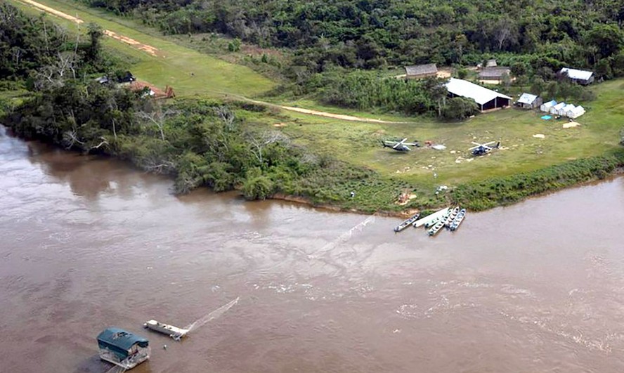 Vista aérea de área na Amazônia