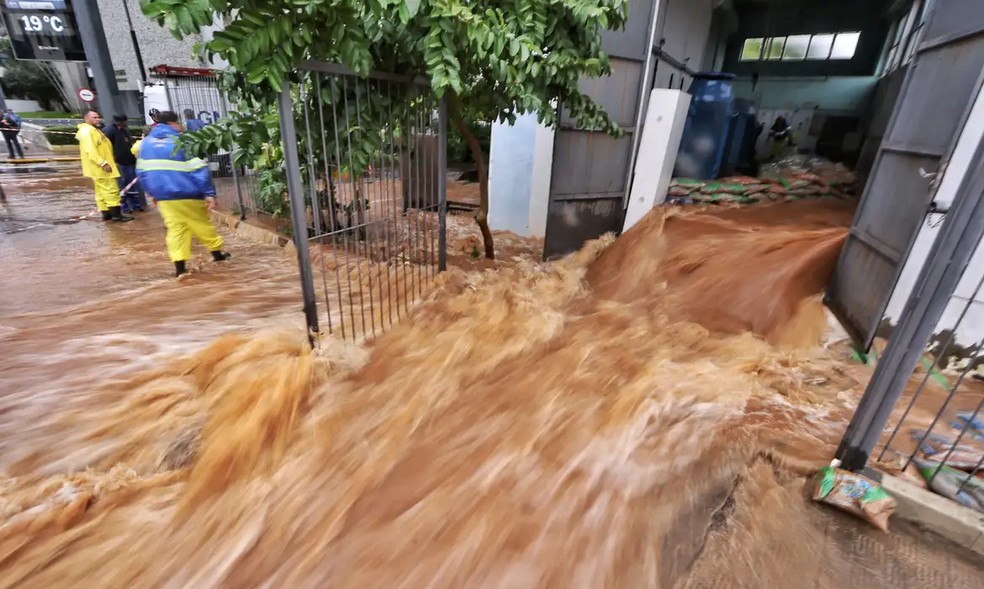 Dos 497 municípios do Rio Grande do Sul, 300 foram afetados pelas fortes chuvas que atingem o estado, o que corresponde a 60,36% dos municípios — Foto: Lauro Alves/Secom