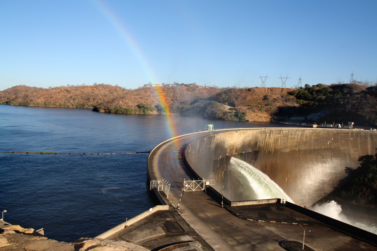 Maior lago artificial do mundo deve ganhar painéis solares flutuantes