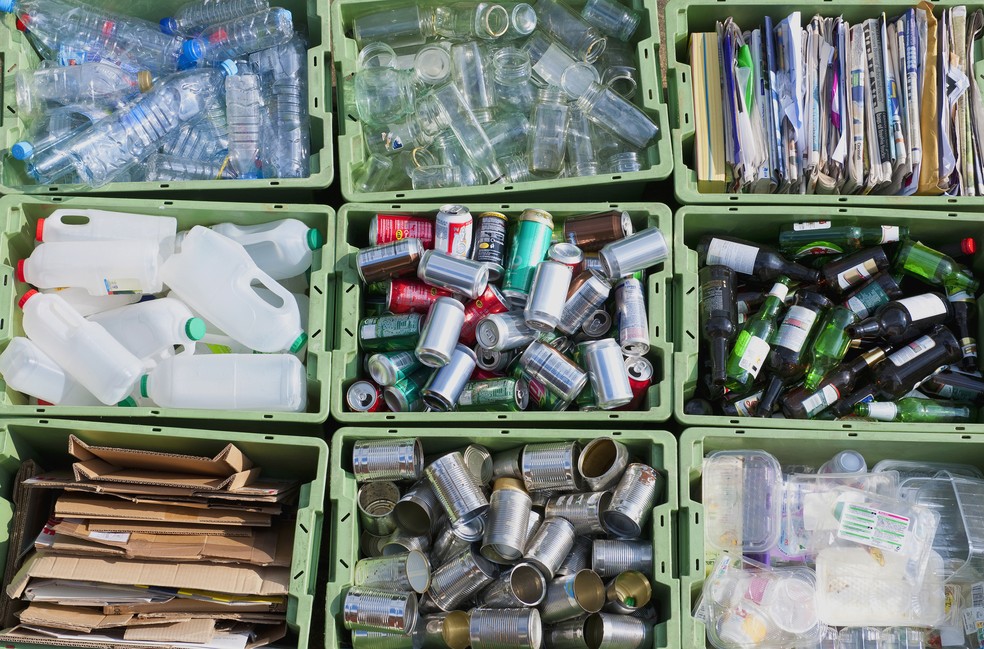 Para saber como reciclar o lixo, é importante entender a diferença entre os tipos de resíduos — Foto: Getty Images
