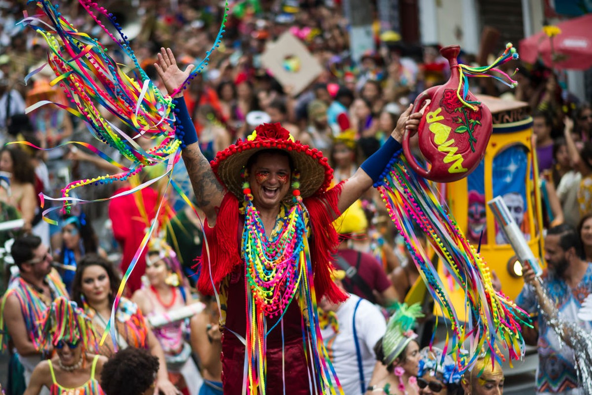 Carnaval: dá para cair na folia produzir menos lixo e tirar nota 10 no