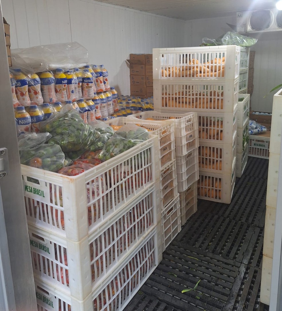 Alimentos armazenados para o programa Mesa Brasil. — Foto: Divulgação