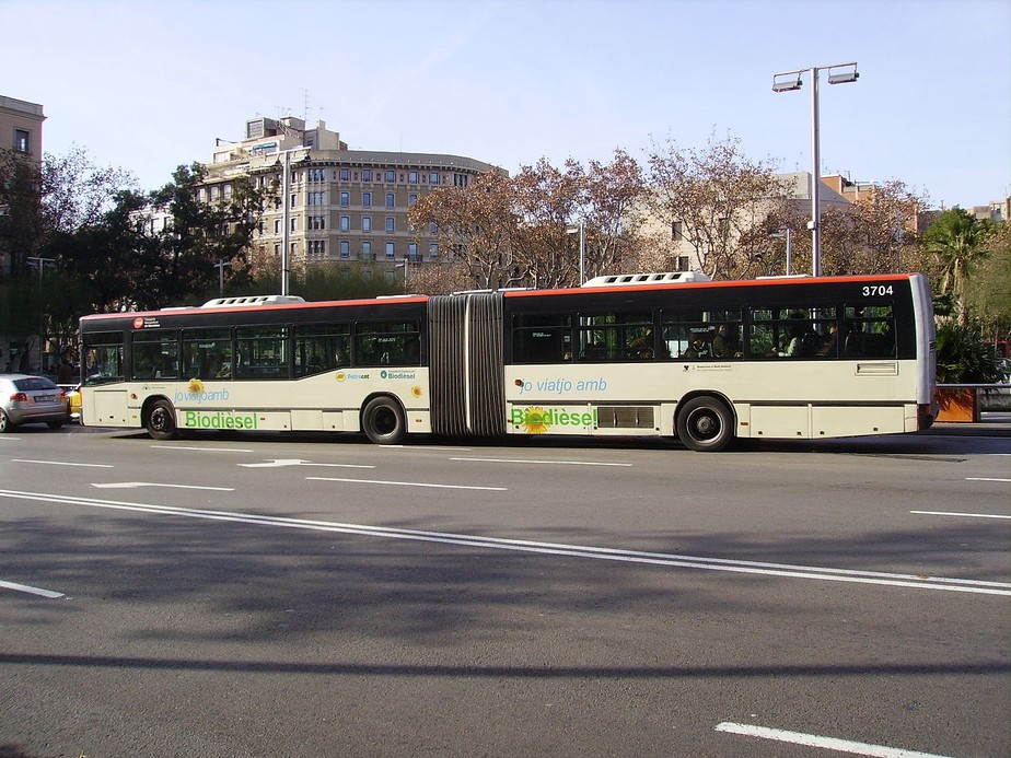 Frota de ônibus de Barcelona será movida por biocombustível derivado do esgoto