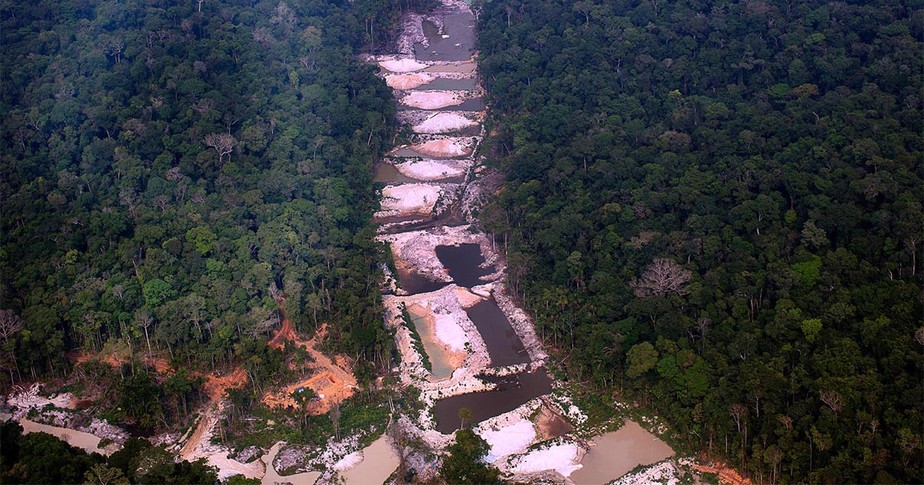 Desmatamento e garimpo ilegal na Terra Indígena Munduruku, municí­pio de Jacareacanga