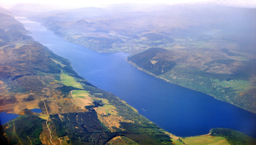 Vista aérea dobre o Lago Ness, na Escócia — Foto: Mike McBey/Flickr