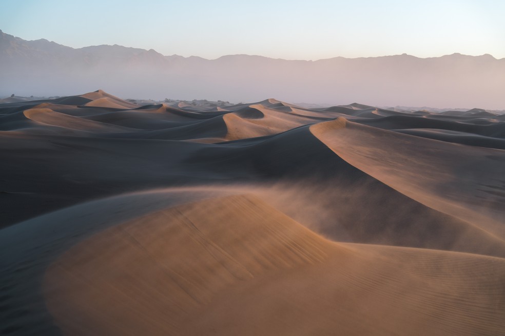Vale da Morte, nos EUA: a quantidade de poeira do deserto na atmosfera vem aumentando — Foto: Jeremy Bishop no Unsplash