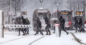 Desigualdade pode provocar mais de 100 mil mortes extras por ano por calor e frio na Europa, indica estudo