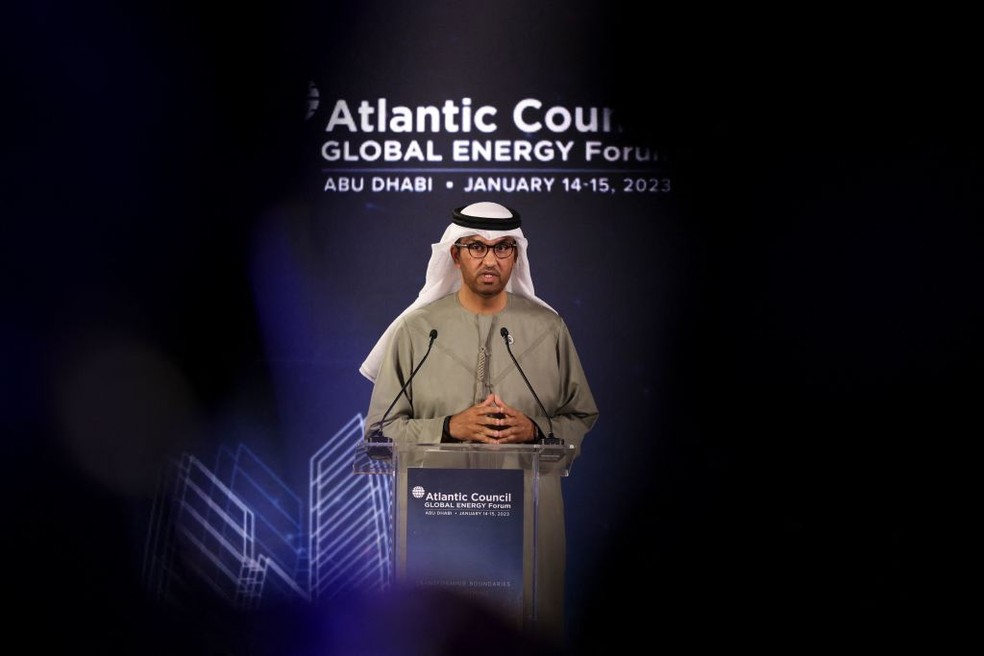 Sultão Ahmed al-Jaber,  na sessão de abertura do Atlantic Council Global Energy Forum, na capital Abu Dhabi, em janeiro de 2023. — Foto: Getty Images