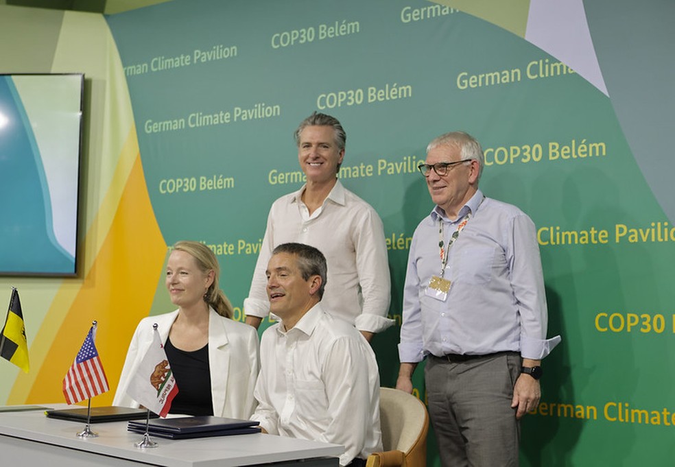 Assinatura de Parceria pela ação climatica: California (EUA) e Baden-Württemberg (Alemanha). — Foto: Rafa Pereira/COP30