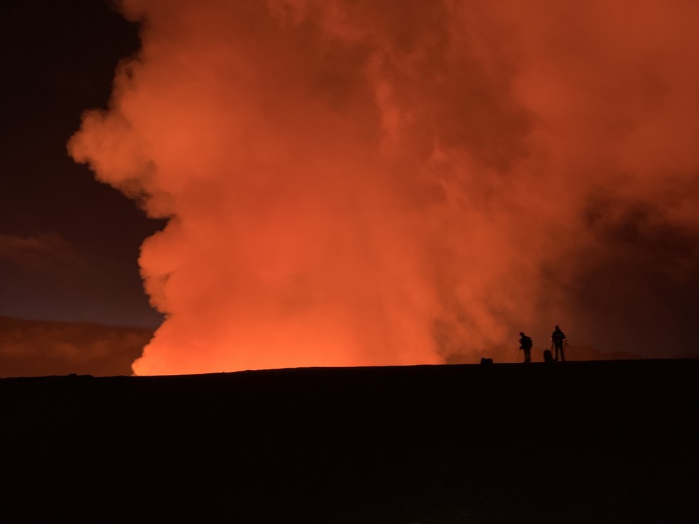 Fumaça saindo do vulcão Kilauea, no Havaí. — Foto: UNITED STATES GEOLOGICAL SURVEY / HANDOUT' 