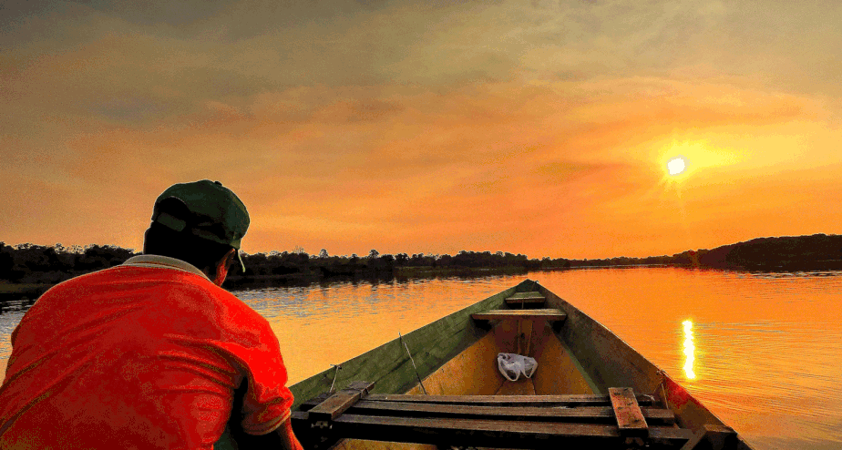 Pescador em Manaus, Amazônia